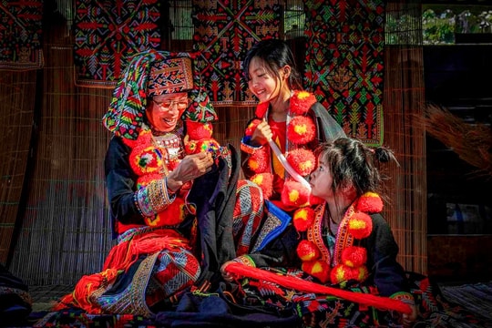 Bài cuối: Để hủ tục không cản bước phát triển