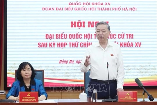 Party chief meets with voters in Hanoi