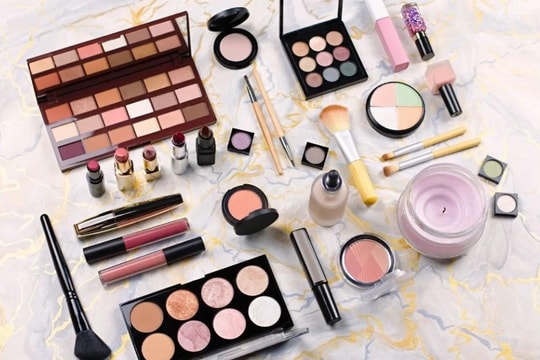 Bộ Y tế thu hồi trên toàn quốc mỹ phẩm của Công ty TNHH Phát Anh Minh và Công ty TNHH dược phẩm toàn cầu Đông Nam