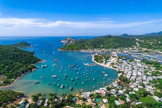 “Tiếp tục theo dõi, ủng hộ và đóng góp kinh nghiệm quý báu cho quê hương”