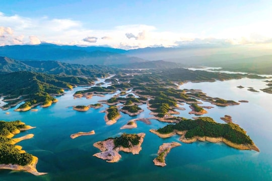 Phát triển du lịch sinh thái, nghỉ dưỡng và giải trí tại Vườn quốc gia Vũ Quang