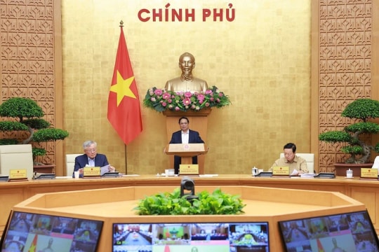 PM chairs first Government-locality meeting after administrative reform