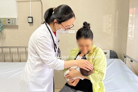 Bé 1 tháng tuổi nhập viện vì nghi ngộ độc sái thuốc phiện