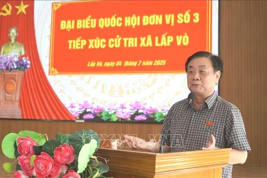 Phó Chủ tịch Quốc hội Lê Minh Hoan tiếp xúc cử tri tại các xã Hòa Long, Lấp Vò, Đồng Tháp