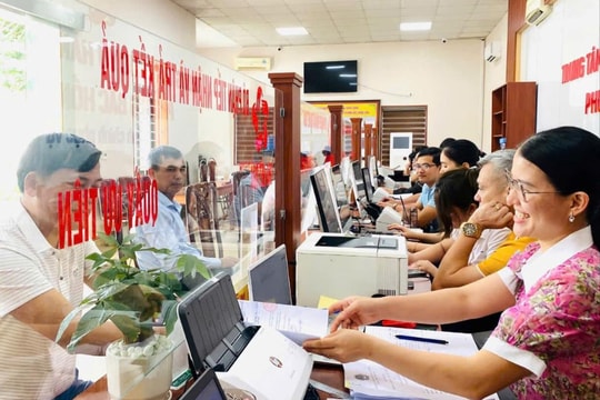 Bước chuyển lịch sử vì Nhân dân phục vụ