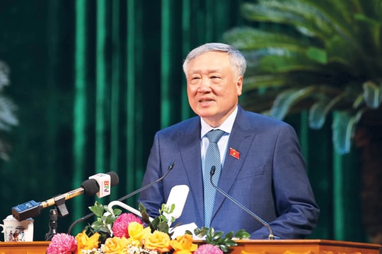 Phó Thủ tướng Thường trực Chính phủ Nguyễn Hòa Bình tiếp xúc cử tri tỉnh Bắc Ninh