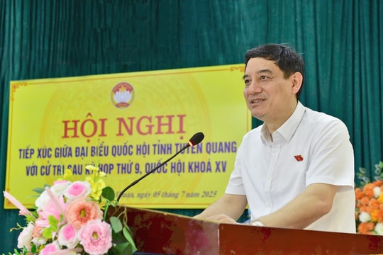 Chủ nhiệm Ủy ban Văn hóa và Xã hội Nguyễn Đắc Vinh tiếp xúc cử tri phường Bình Thuận, Tuyên Quang