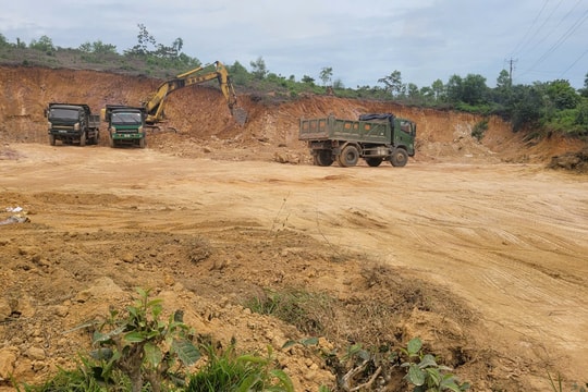 Hà Tĩnh: Ngang nhiên bạt núi để lấy đất làm mặt bằng