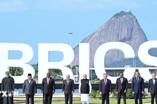 Thủ tướng Phạm Minh Chính tiếp xúc với lãnh đạo các nước, tổ chức quốc tế