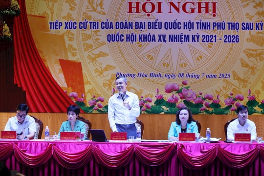 Đoàn ĐBQH tỉnh Phú Thọ tiếp xúc cử tri phường Hòa Bình