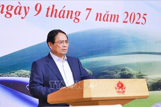Thủ tướng Phạm Minh Chính: Đồng loạt triển khai giải phóng mặt bằng xây dựng đường sắt tốc độ cao Bắc - Nam