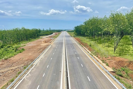 Quảng Trị: Tập trung gỡ vướng hoàn thành cao tốc Bắc - Nam đoạn Vạn Ninh - Cam Lộ