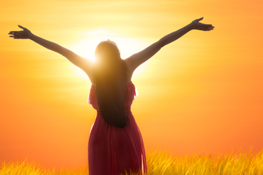 Ánh nắng mặt trời: Kẻ thù của làn da hay liều thuốc cho sức khỏe?