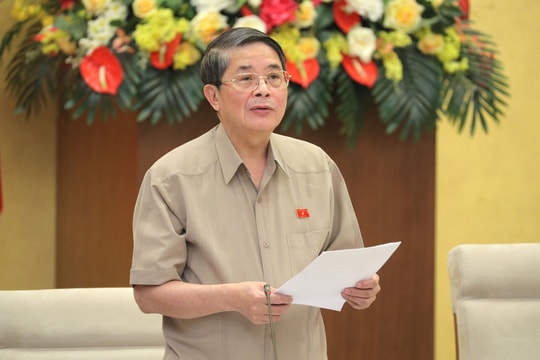 Trình Quốc hội quyết định việc kéo dài thời kỳ ổn định ngân sách nhà nước giai đoạn 2022 - 2025 sang năm 2026