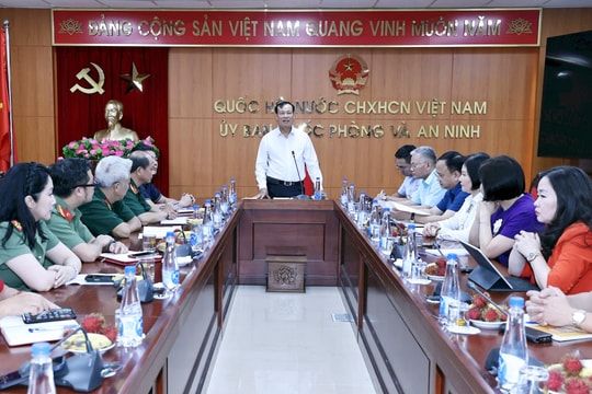 Chủ nhiệm Ủy ban Quốc phòng, An ninh và Đối ngoại Lê Tấn Tới làm việc với một số cơ quan thông tấn, báo chí