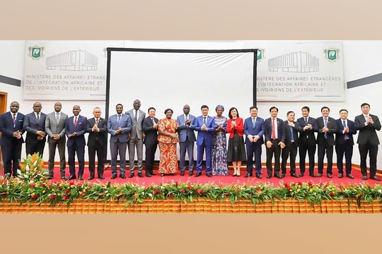 Phó Chủ tịch Quốc hội Vũ Hồng Thanh dự Hội thảo về chính sách và hợp tác kinh tế Việt Nam - Bờ Biển Ngà