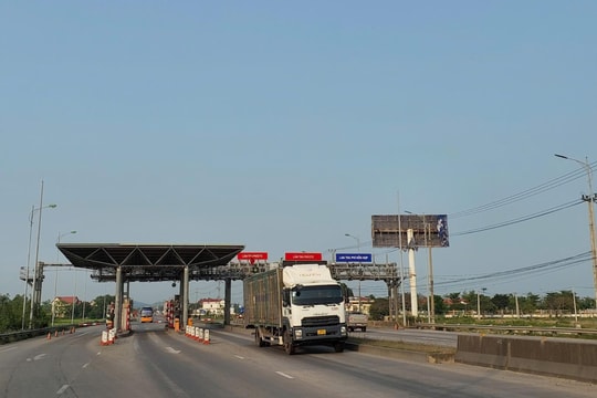 Quảng Trị rà soát số lượng ô tô của cán bộ tỉnh cũ để đề nghị giảm phí BOT