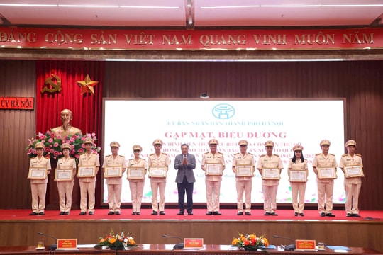 Hà Nội biểu dương gương điển hình tiên tiến tiêu biểu Công an Thủ đô