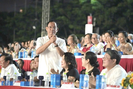 Lãnh đạo Đảng, Nhà nước dự đêm chung kết Lễ hội pháo hoa quốc tế Đà Nẵng 2025