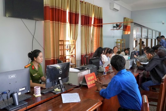 Bài 2: Mô hình quản trị mới - cơ hội và thách thức đan xen