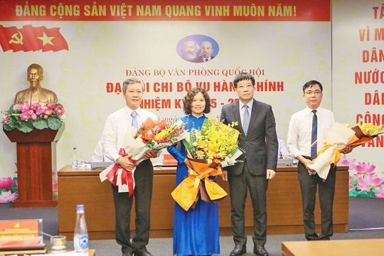 Xây dựng Đảng vững mạnh về tư tưởng góp phần nâng cao đoàn kết trong Chi bộ