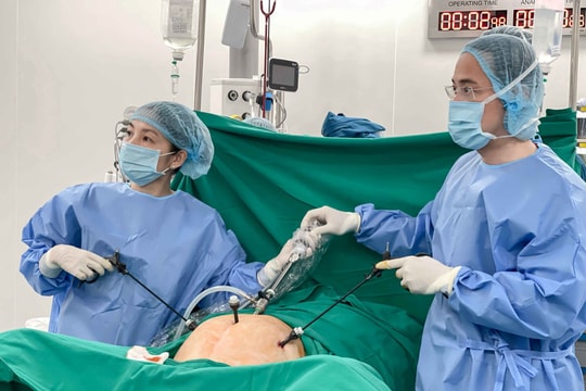 Vinmec Cần Thơ phẫu thuật nội soi thành công khối u tử cung lớn phức tạp