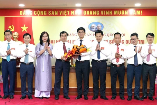 Xây dựng Đảng vững mạnh về chính trị, tư tưởng và đạo đức