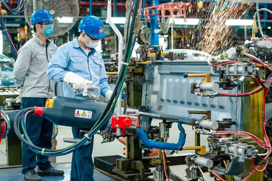 Công nghiệp chế biến, chế tạo tiếp tục là động lực chính của tăng trưởng