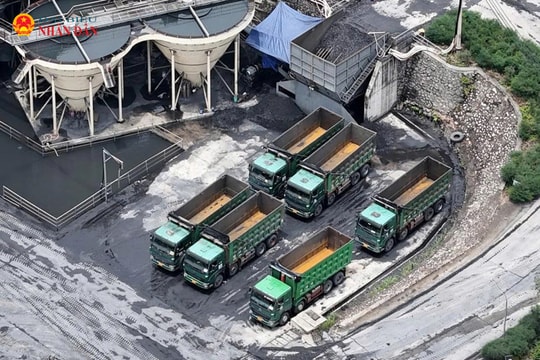 Vụ đoàn xe có dấu hiệu "quá khổ", cày nát nhiều đoạn đường QL 279: "Sẽ kiểm tra, xử lý nghiêm vi phạm"