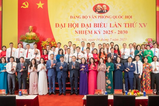 Một số hình ảnh Đại hội đại biểu Đảng bộ Văn phòng Quốc hội lần thứ XV, nhiệm kỳ 2025 - 2030