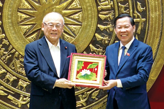 Chủ nhiệm Ủy ban Kinh tế và Tài chính Phan Văn Mãi làm việc với Cố vấn đặc biệt Liên minh Nghị sĩ hữu nghị Việt - Nhật