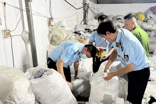 Hà Nội: Hoạt động buôn lậu, gian lận thương mại vẫn diễn biến phức tạp