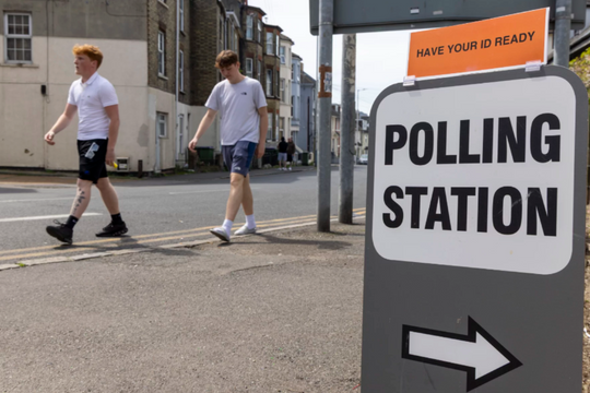 Anh đề xuất hạ độ tuổi được bầu cử xuống còn 16 tuổi