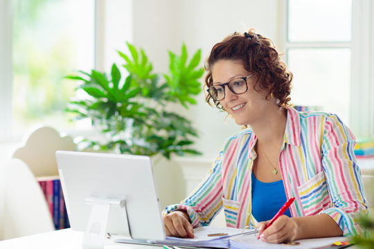 Vương quốc Anh phát hành tài liệu đào tạo AI cho giáo viên và cán bộ giáo dục