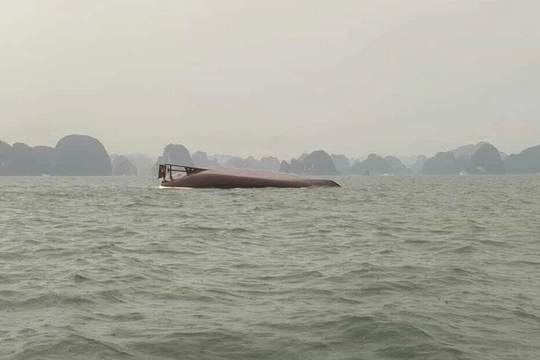 Tìm kiếm 41 nạn nhân mất tích do lật tàu trên Vịnh Hạ Long