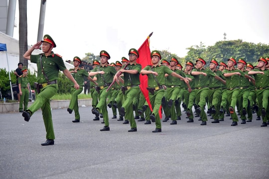 Công an TP Hà Nội hợp luyện duyệt đội ngũ, chủ động bảo đảm an toàn dịp lễ kỷ niệm sắp tới