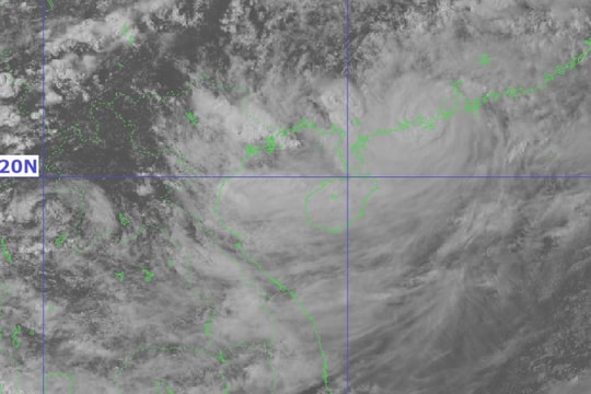 Nóng: Bão số 3 Wipha sức gió giật cấp 15, di chuyển cách Quảng Ninh khoảng 500km