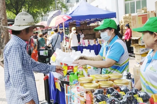 Tăng lương cần gắn với thị trường tiêu dùng