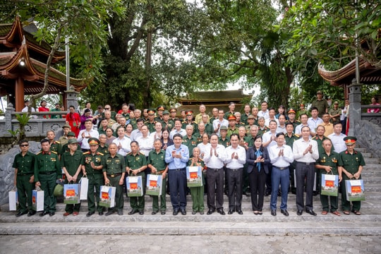 Chủ tịch Quốc hội Trần Thanh Mẫn tri ân anh hùng liệt sĩ, người có công tại Thái Nguyên