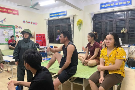 Quảng Ninh: Phường Hiệp Hòa di dời hơn 400 công nhân các khu vực nguy hiểm đến nơi an toàn