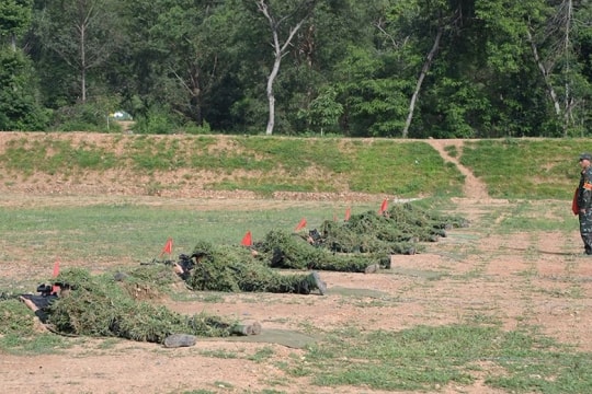 Vietnam, China strengthen substantive military cooperation