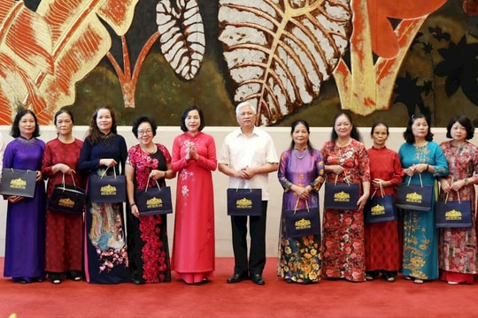 Phó Chủ tịch Quốc hội Nguyễn Thị Thanh gặp mặt Đoàn ĐBQH các khóa tỉnh Lạng Sơn