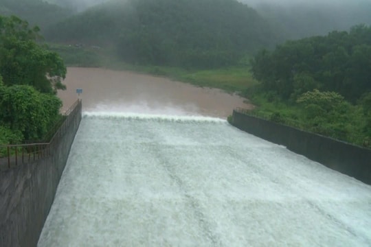 Thái Nguyên: Vận hành xả tràn hồ Núi Cốc, cảnh báo an toàn đối với người dân hạ du