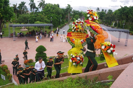 Quảng Trị: Thượng tướng Lê Quang Minh tri ân các liệt sĩ tại tỉnh Quảng Trị