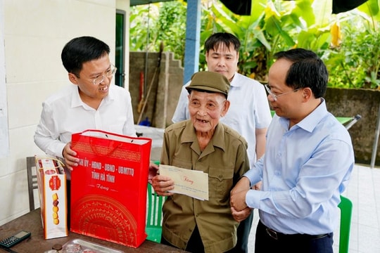 Lãnh đạo tỉnh Hà Tĩnh thăm, tặng quà các thương binh, bệnh binh, gia đình chính sách