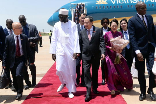 National Assembly Chairman arrives in Dakar for official visit to Senegal
