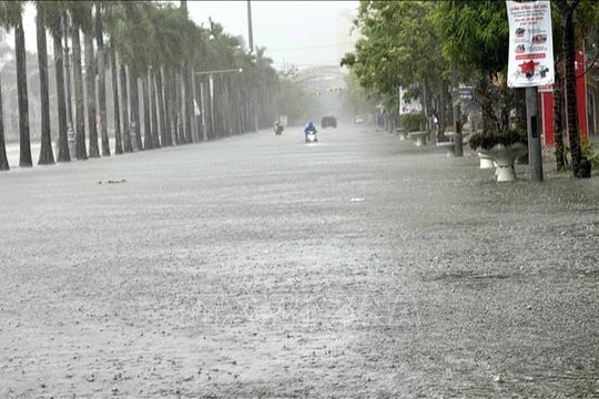 Đưa người dân khu vực nguy hiểm đến nơi an toàn, chủ động ứng phó hoàn lưu sau bão