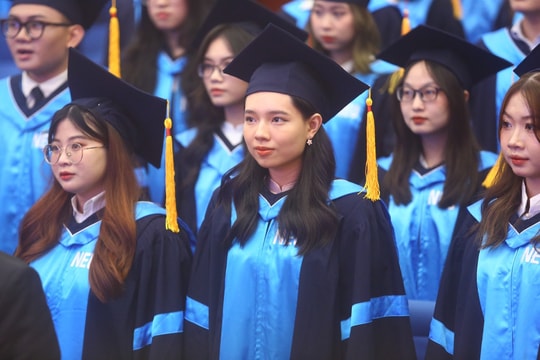 Đại học Kinh tế Quốc dân công bố bảng quy đổi điểm và điểm sàn xét tuyển năm 2025