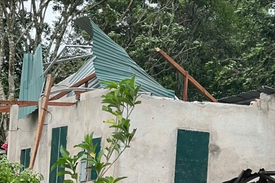 Quảng Trị Đã có nhiều thiệt hại do ảnh hưởng bão số 3: Hơn 50 nhà bị tốc mái đổ sập