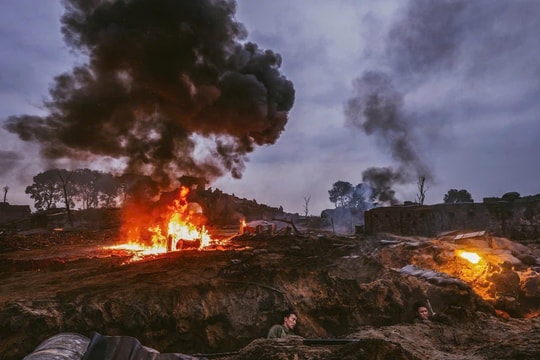 "Mưa Đỏ": Khắc tạc lòng quả cảm của thế hệ anh hùng